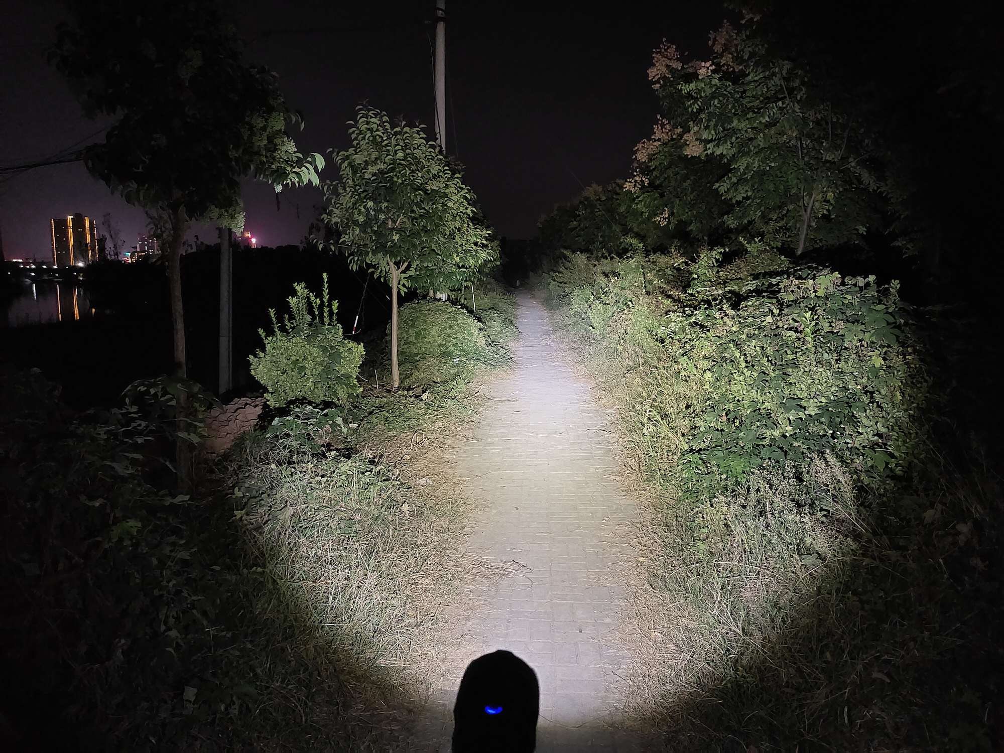 600流明户外手电,65000流明户外泛光手电