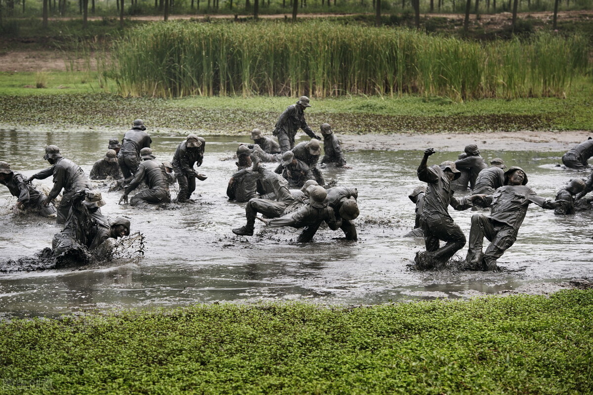 在部队留队容易吗需要什么条件,在部队转士官要什么条件