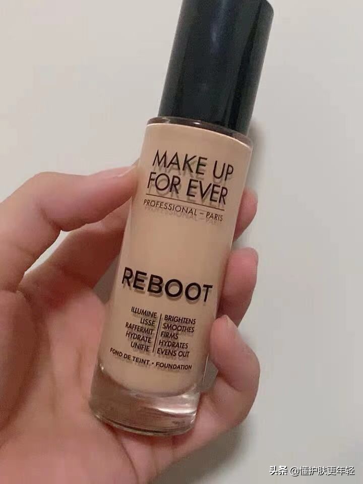 怎么涂粉底液正确的手法,持妆型粉底液搭配什么上妆更好