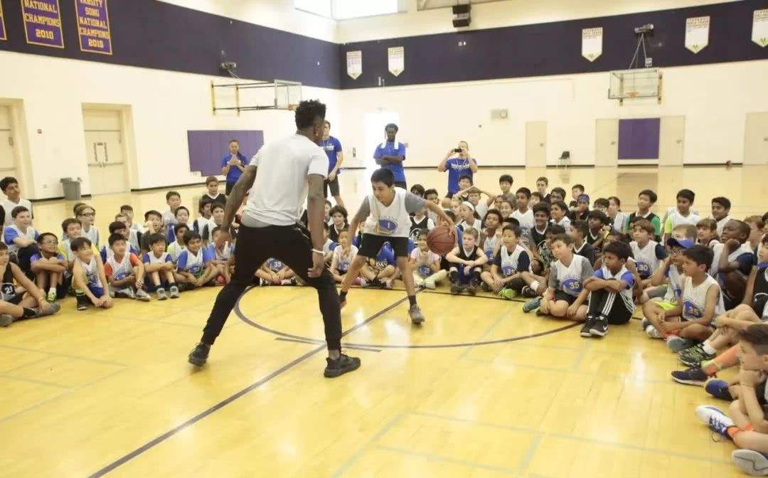 打篮球如何练好基础运球,打篮球怎么练过人才更加厉害