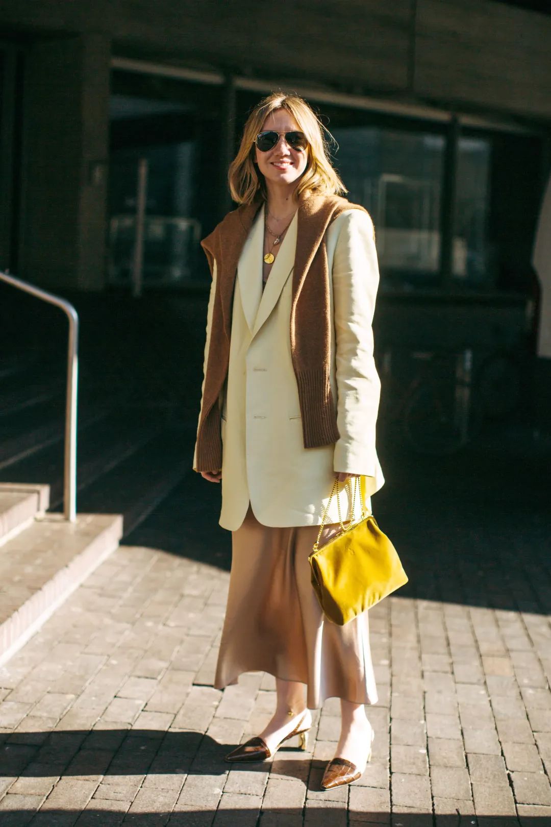 针织衫今年流行什么颜色什么款,今年针织衫