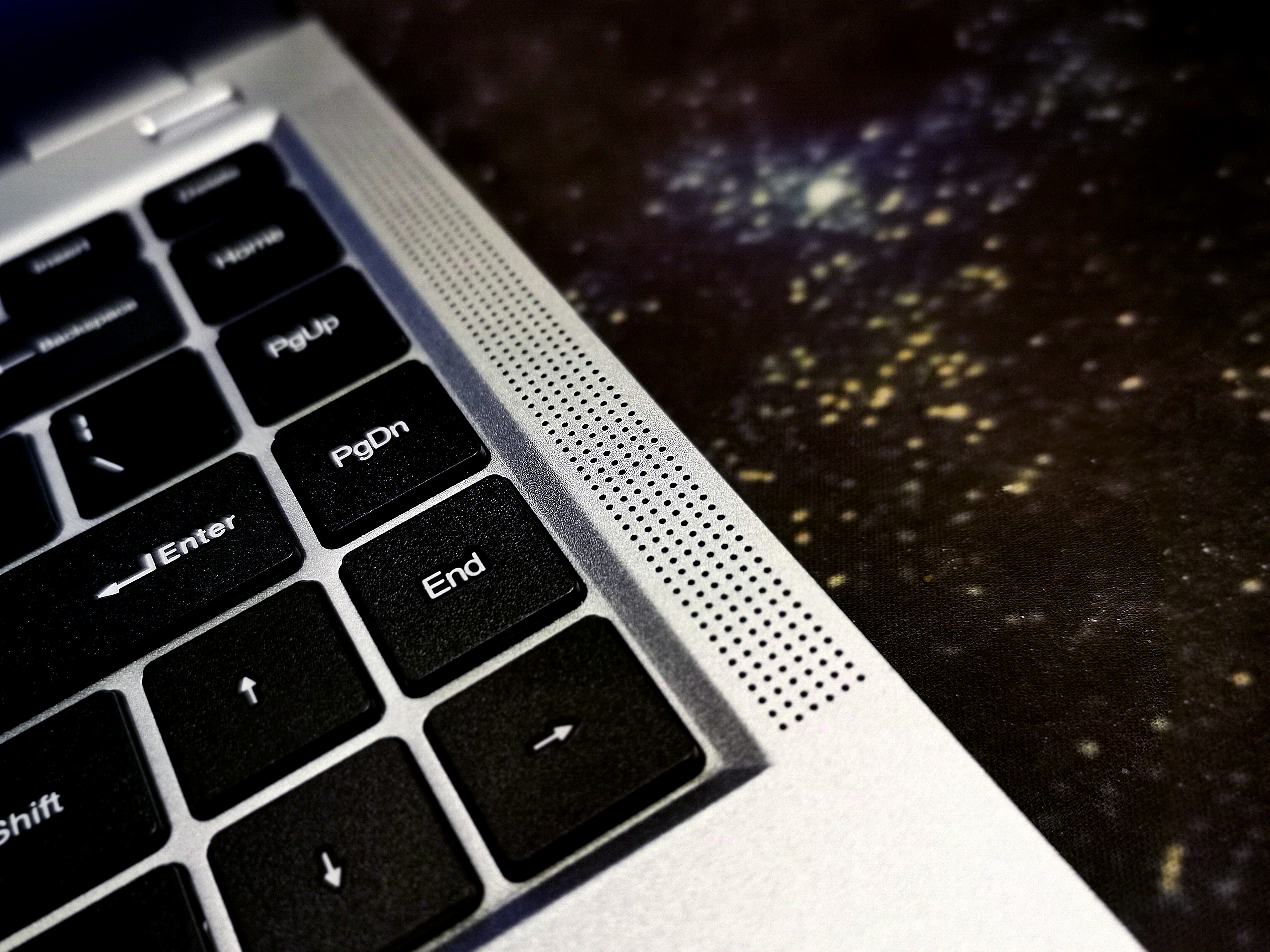 酷比魔方i7对比微软,酷比魔方i7book笔记本