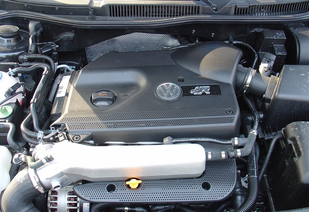 一台大众宝来卖20万，当年的性能“小怪兽”如今依旧好开，经典