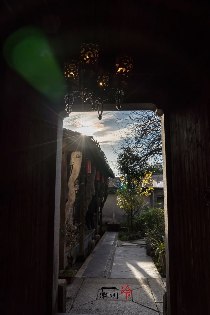 「徽州冷」宏村秋深晴少，友谊地久天