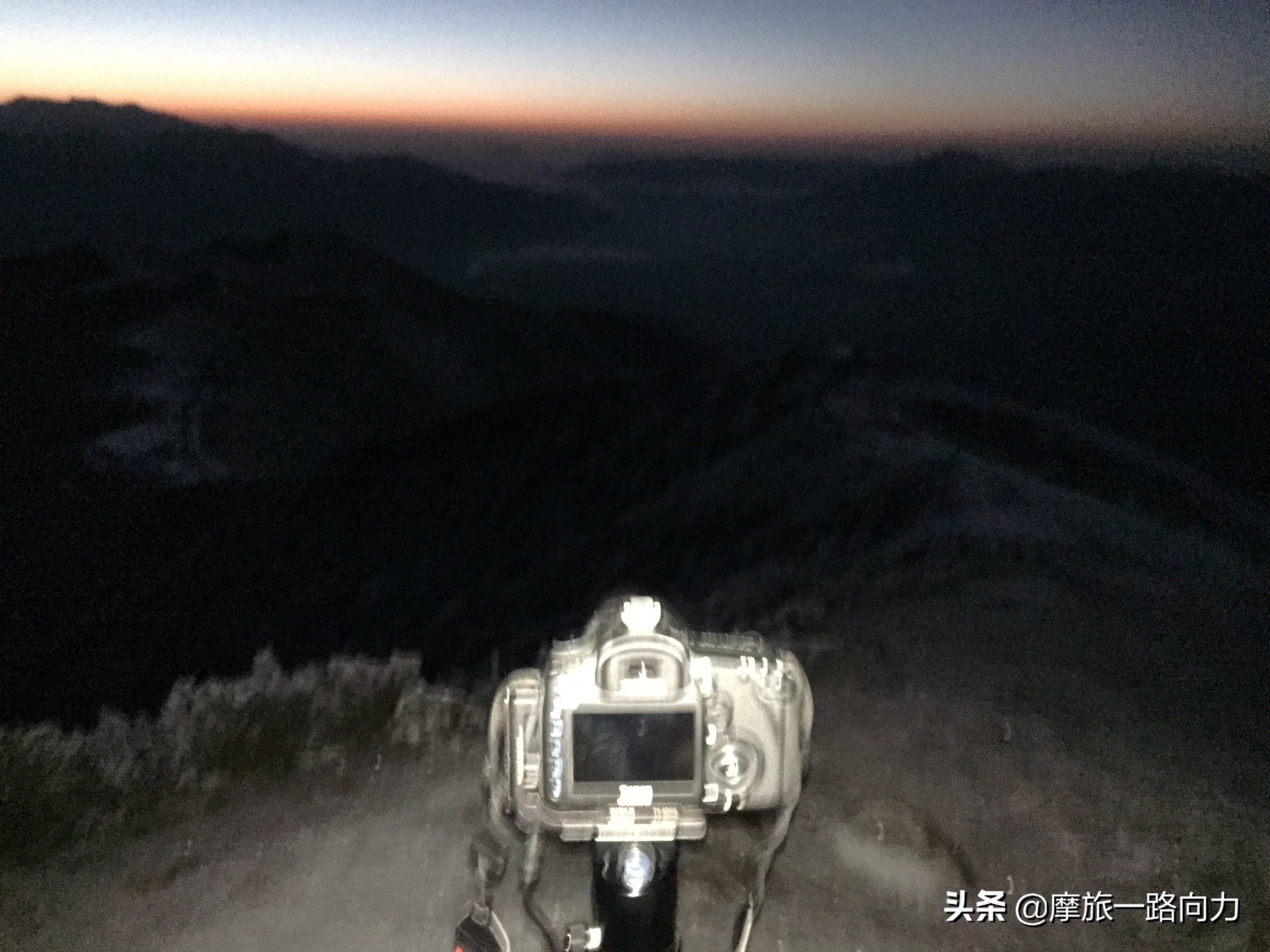 骑着本田NC750X摩旅网红地《达瓦更扎》