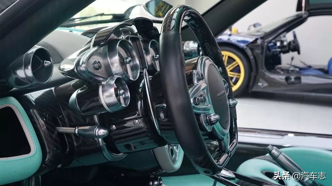 价值一亿的法拉利拉法,价值1亿元钱的白色法拉利拉法