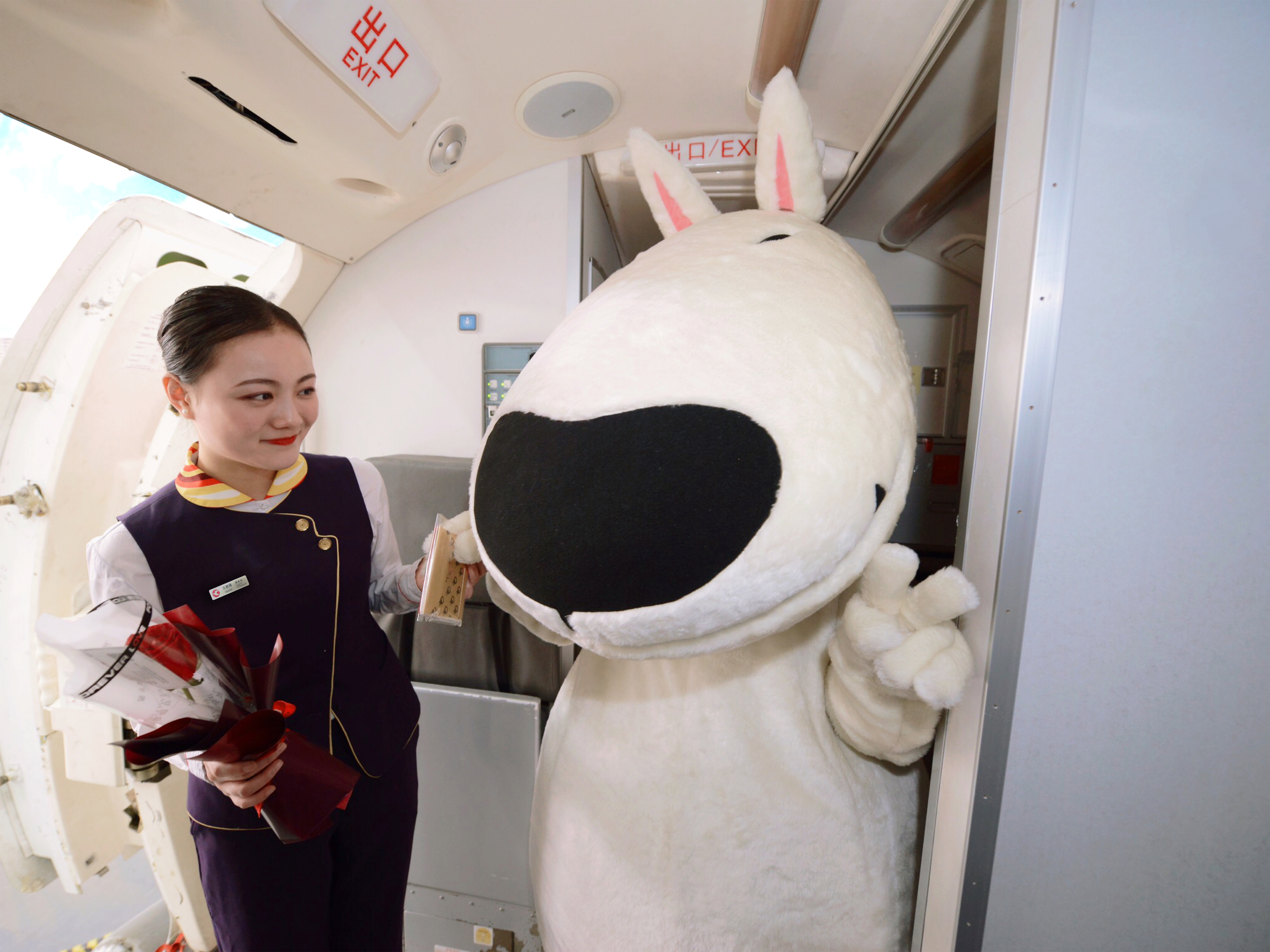 天津大悦城“脸红”心动情人节空中炫爱不一young