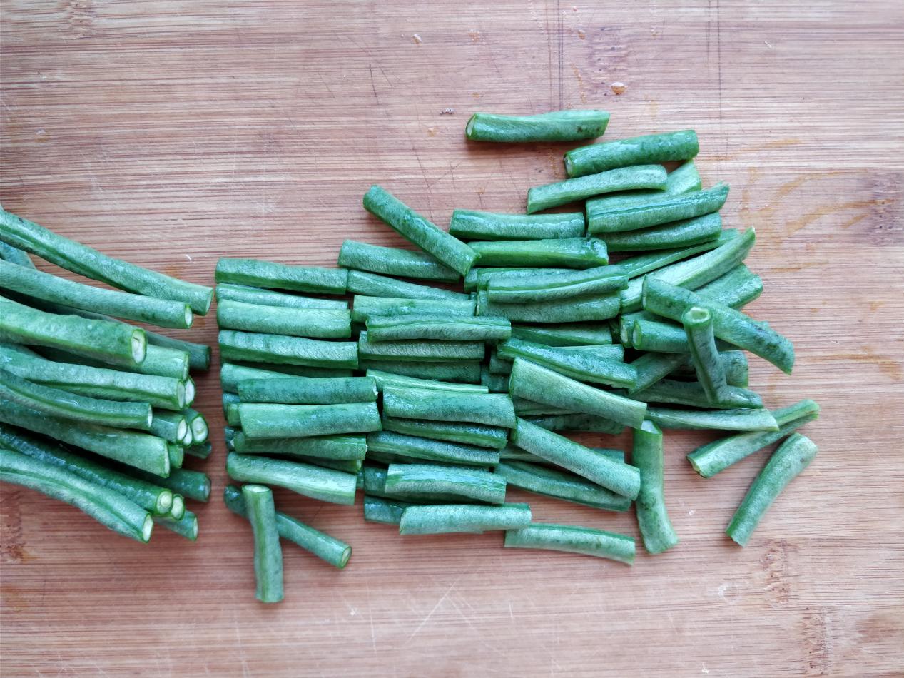 豇豆炖肉怎么炖好吃,豇豆跟什么凉拌最好吃