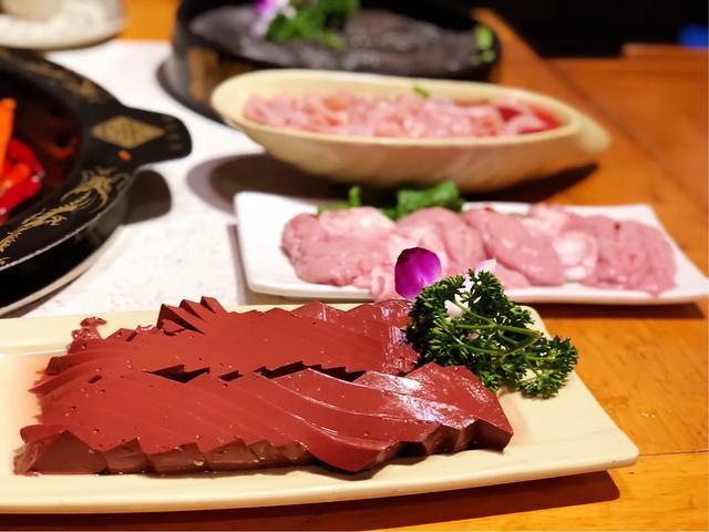 吴铭怀旧火锅坦洲一店,珠海吴铭怀旧火锅小龙虾