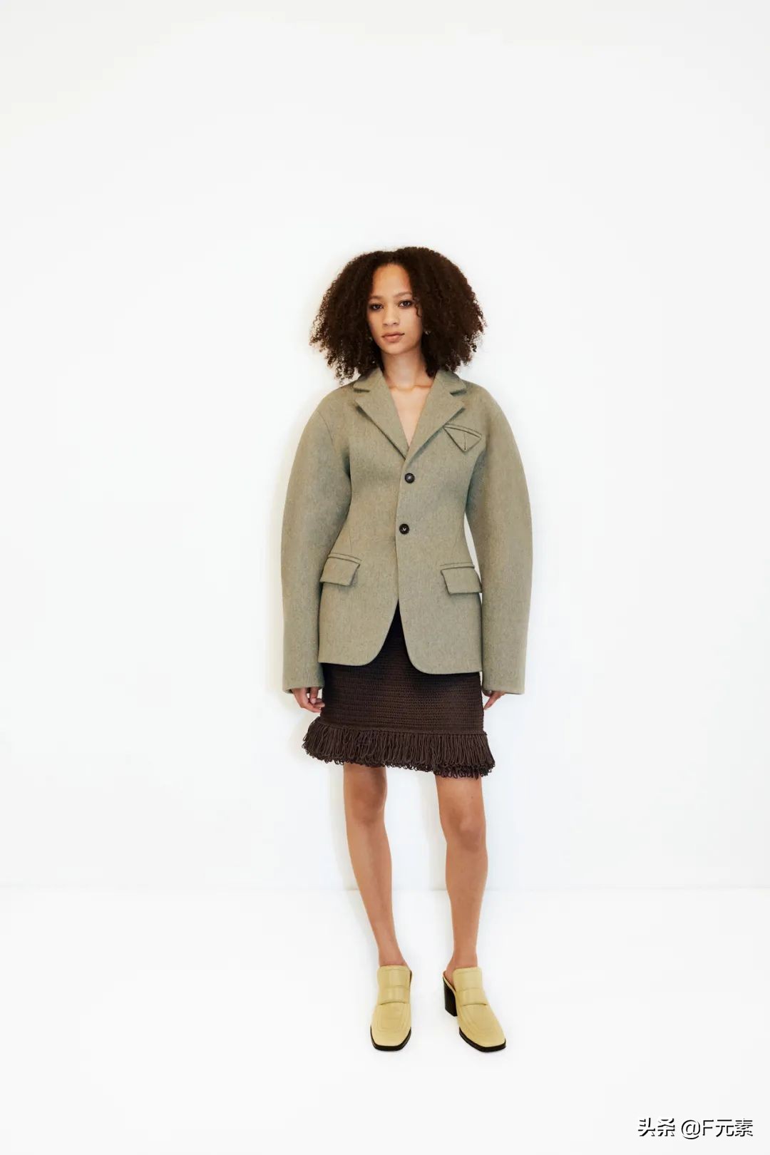 雕刻面料，BV不止有编织：BottegaVeneta2021度假系列