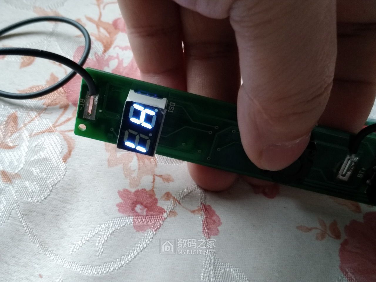 电蚊拍电路图原理检修视频,电蚊拍电路故障维修大全