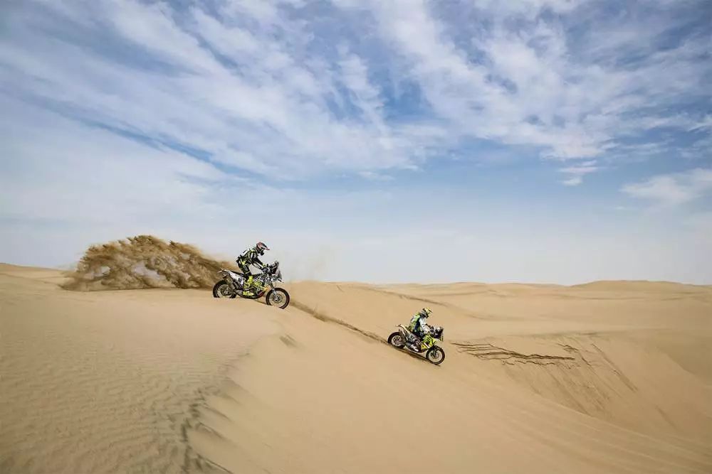 ktm达喀尔超车,ktm达喀尔集锦