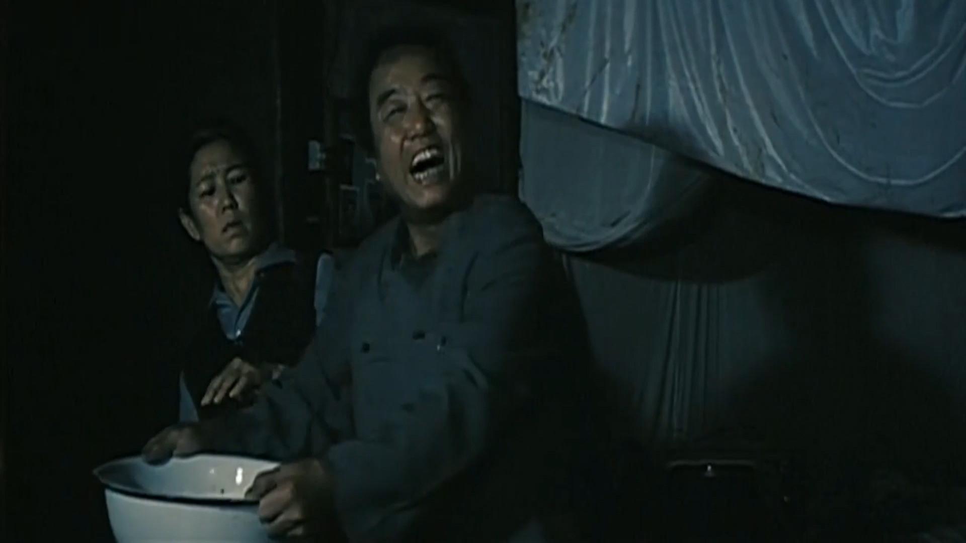 后方撤退前方战士牺牲,前方将士浴血奋战后方拆台