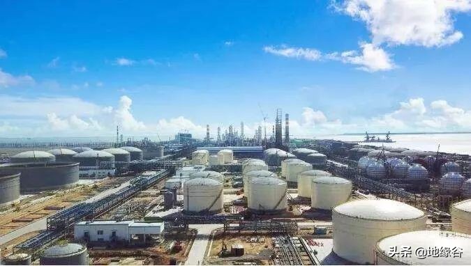 文莱是从马来西亚独立出去的吗,文莱怎么被马来西亚分成两半的