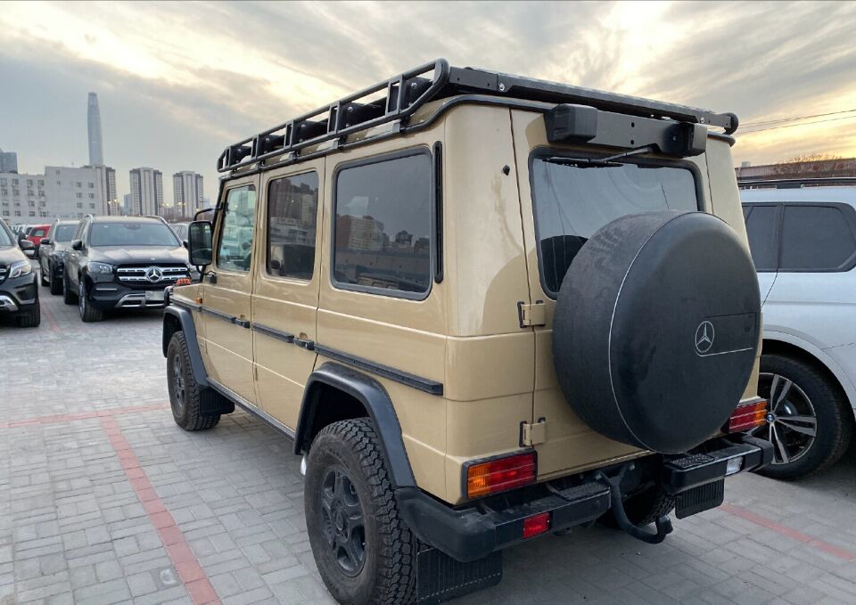 奔驰大g与丰田陆巡对比,奔驰g各个型号哪个适合越野