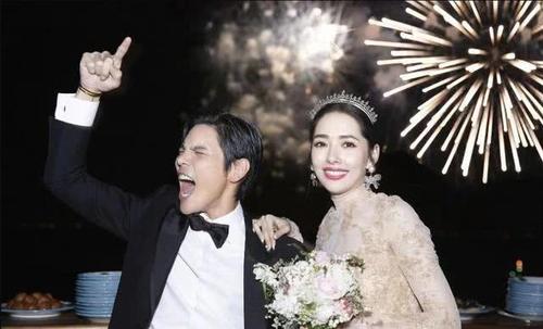 郭碧婷因生子获12亿豪宅,现在疑似怀二胎,她如何成为港娱太子妃