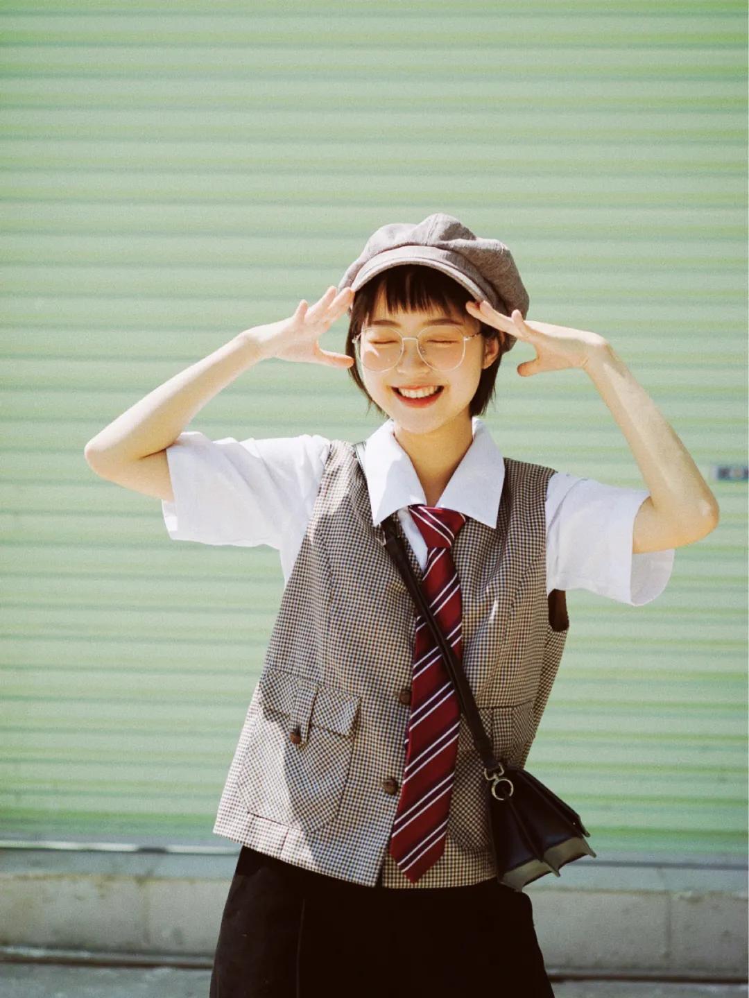 小个子五官立体要怎么搭配才好看,五官平平无奇的长相却很好看