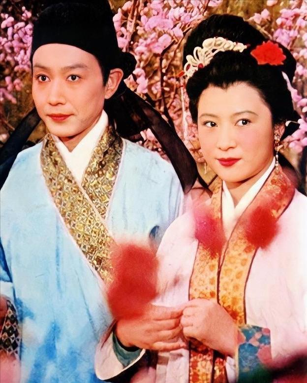 和丈夫携手到老，儿子是她的骄傲，72岁的王馥荔如今过得怎样？