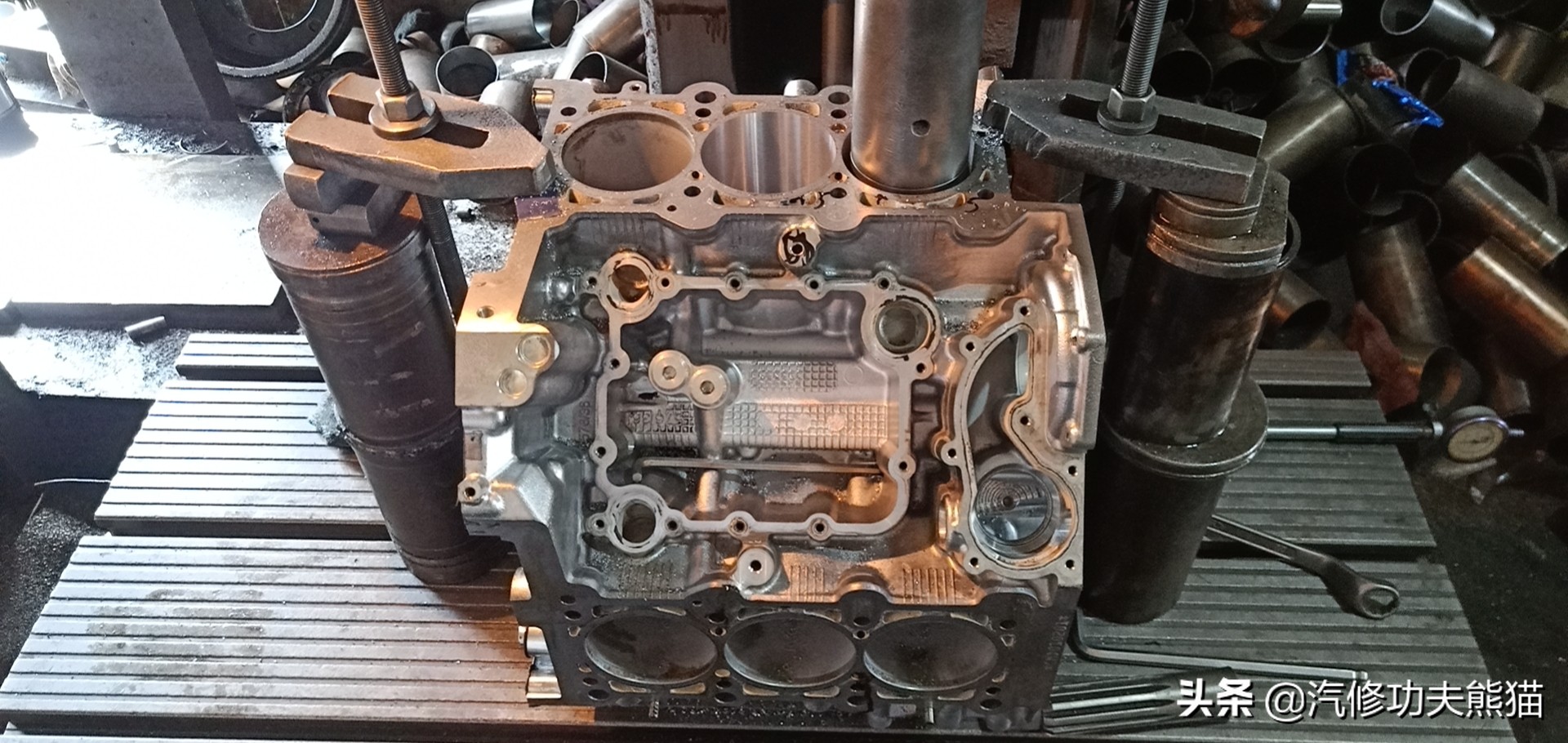 奥迪a8l烧机油严重有什么征兆,奥迪a8l烧机油现象普遍吗