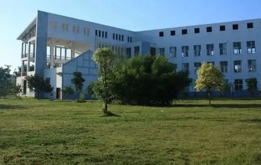 南宁10大贵族小学学费,南宁民大高中学费