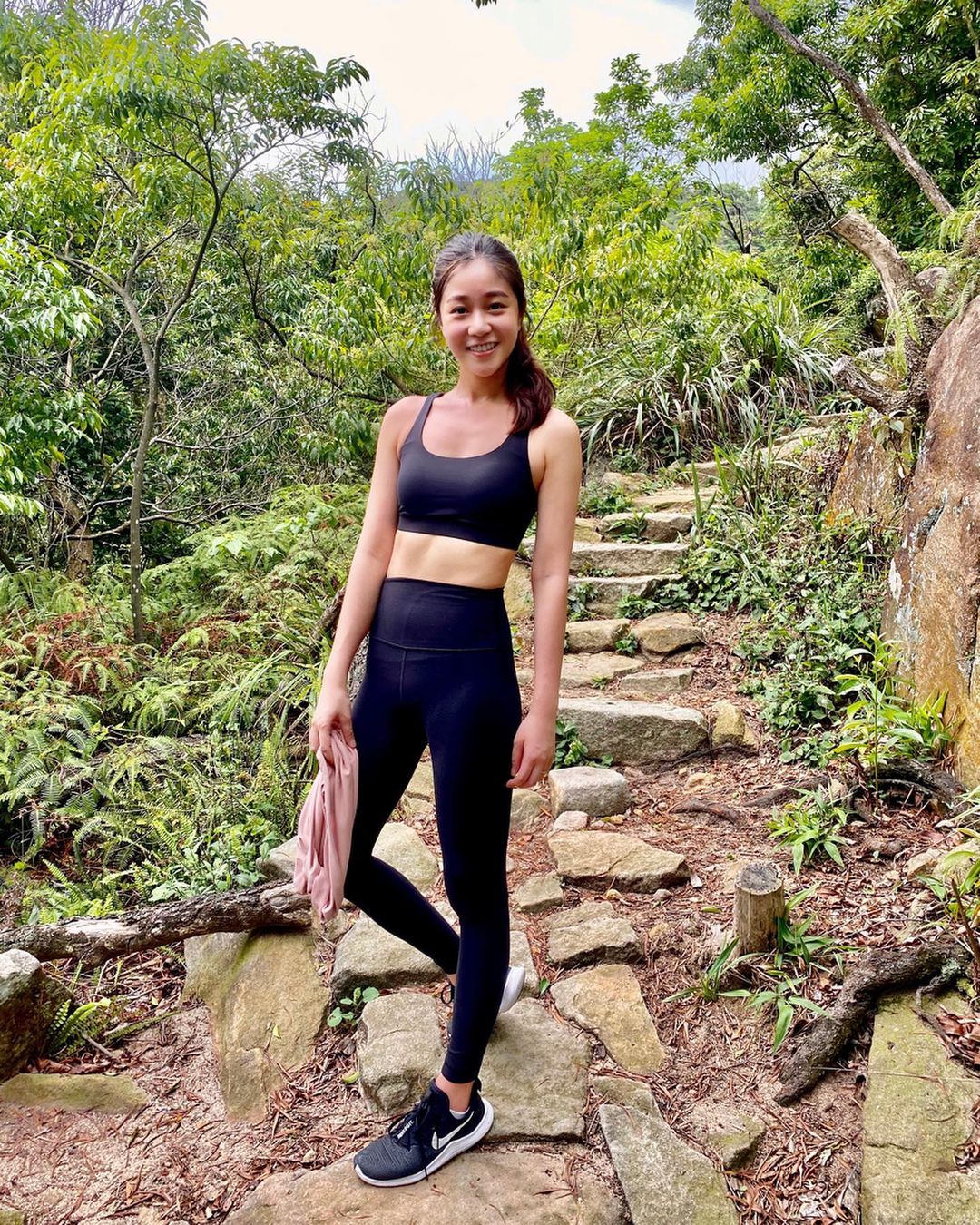 瑜伽健身衣服一般几套,健身新手瑜伽服推荐