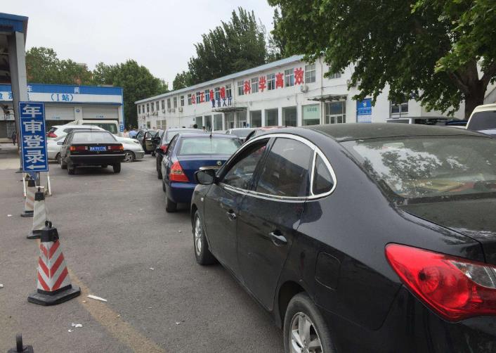 汽车年检新规定2023标准含七座吗,7座车2年需要上线年检吗