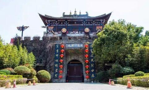 苍山徒步最全攻略｜夏末秋初去大理，苍山碧*欲色**流，洱海烟波浩渺