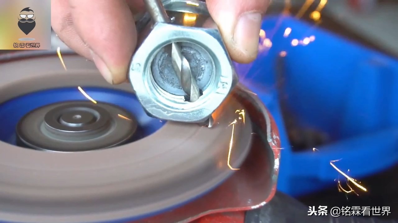 师傅动手改造磨钻头神器,自制磨钻头神器万能麻花钻头