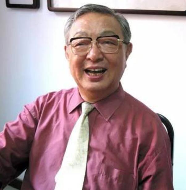 连登春晚24年现状,连登春晚8年走红后却回归家庭