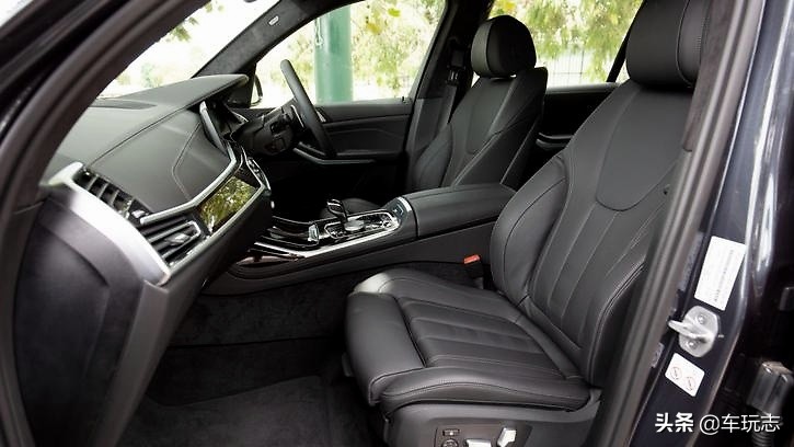 2022款宝马x7xdrive3.0t提车,2022款宝马x7xdrive40i领先豪华