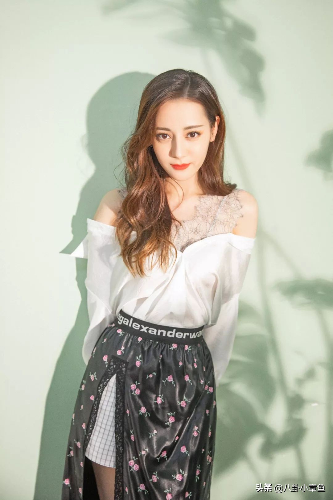 杨幂鱼尾辫高清壁纸,杨幂鱼尾辫发型火了