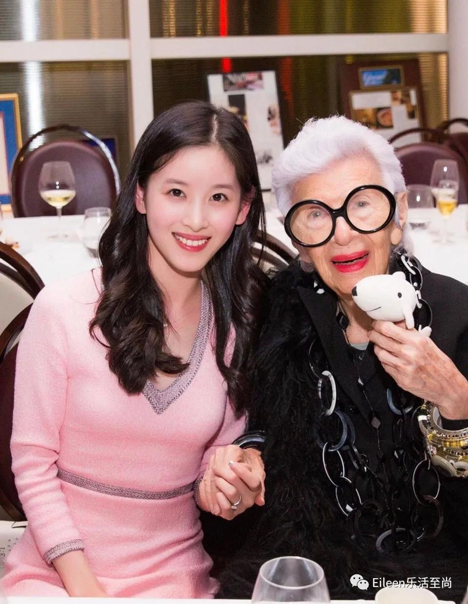 合影被裁？奶茶妹妹的千亿名媛晋级路还有多长？