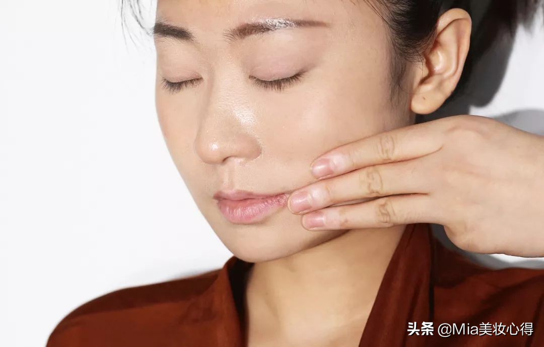 法令纹变深是怎么回事怎样解决,法令纹产生的原因以及如何消除