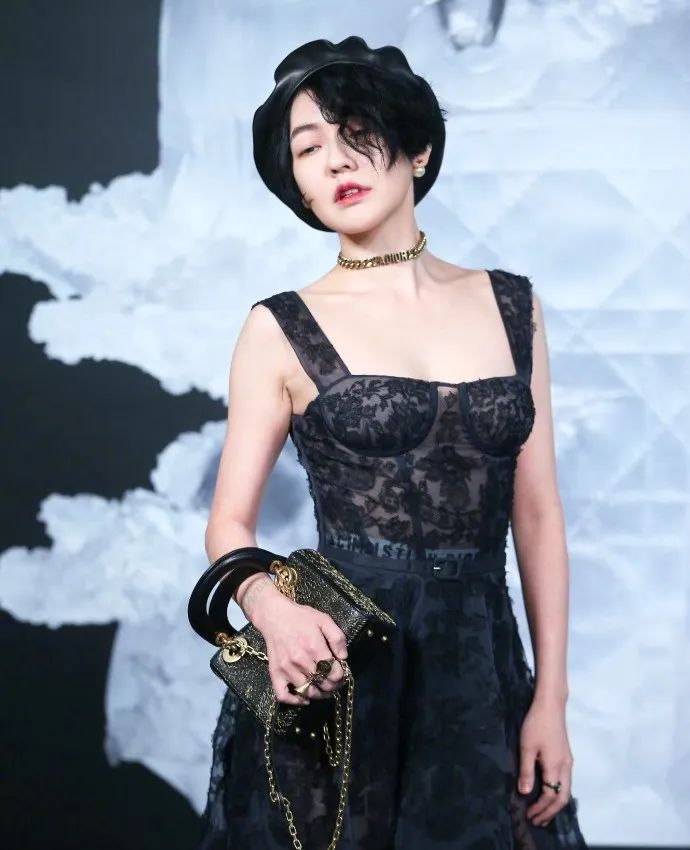 夏天剪短发简单好看凉快,夏天剪什么短发好看凉爽