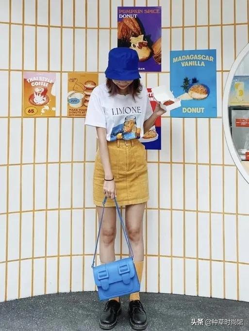 雾霾蓝和克莱因蓝哪个显白,宝蓝跟克莱因蓝哪个显白