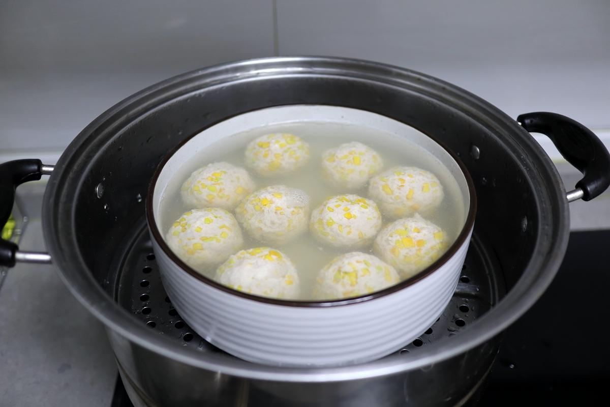 红烧狮子头不油炸家常做法,狮子头的正宗做法不油炸