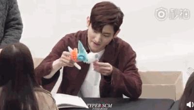 中韩大型被迫营业现场，看几遍笑几遍