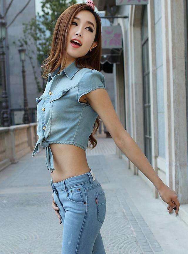 韩系牛仔裤是什么款式 (修身牛仔裤和韩版有什么区别)