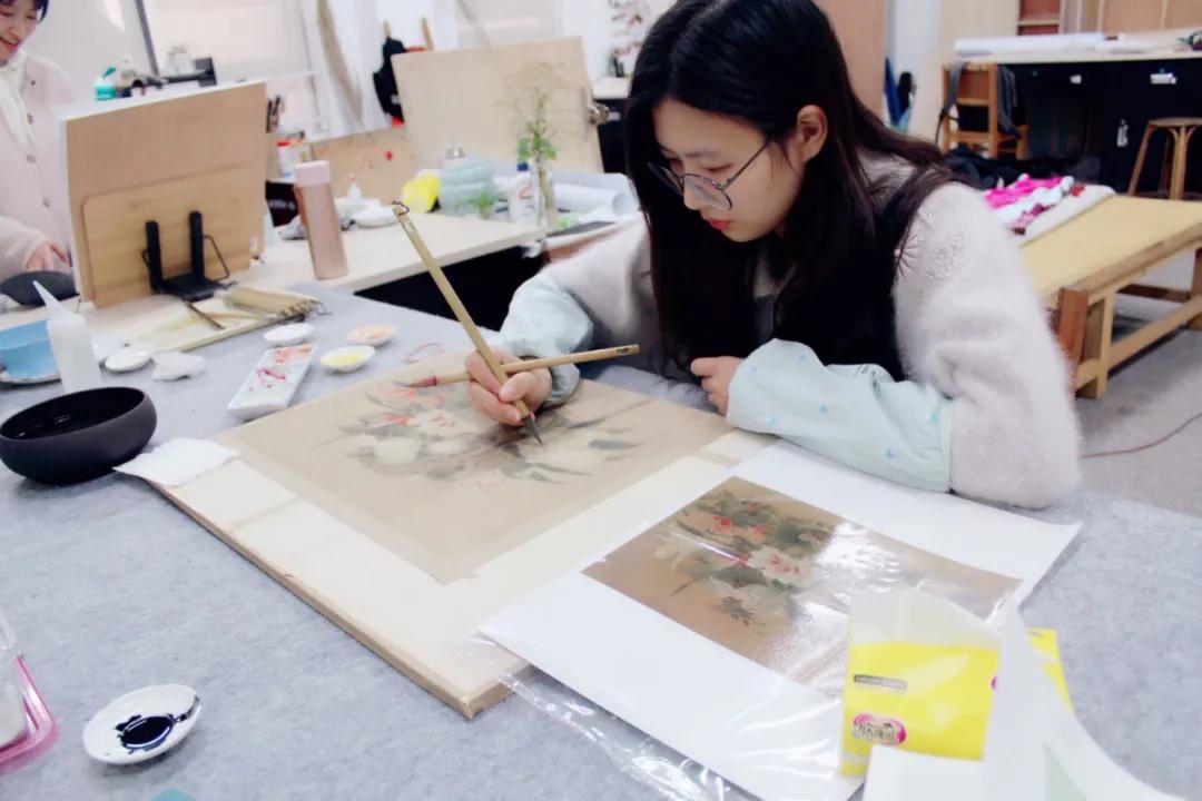 自然而然展览,自然而然女生版
