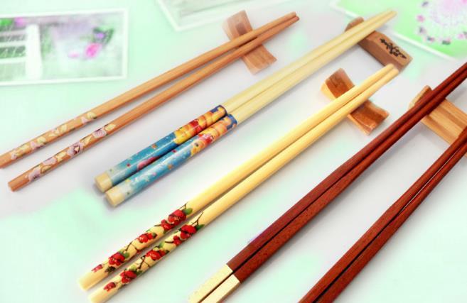 为什么菜不三筷不五席不六,菜不摆三筷子不摆五老祖宗的规矩