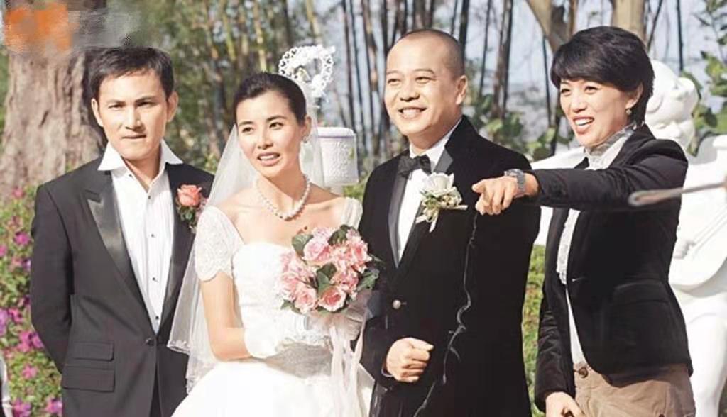 蒙嘉慧几岁和郑伊健谈恋爱,蒙嘉慧郑伊健恋爱