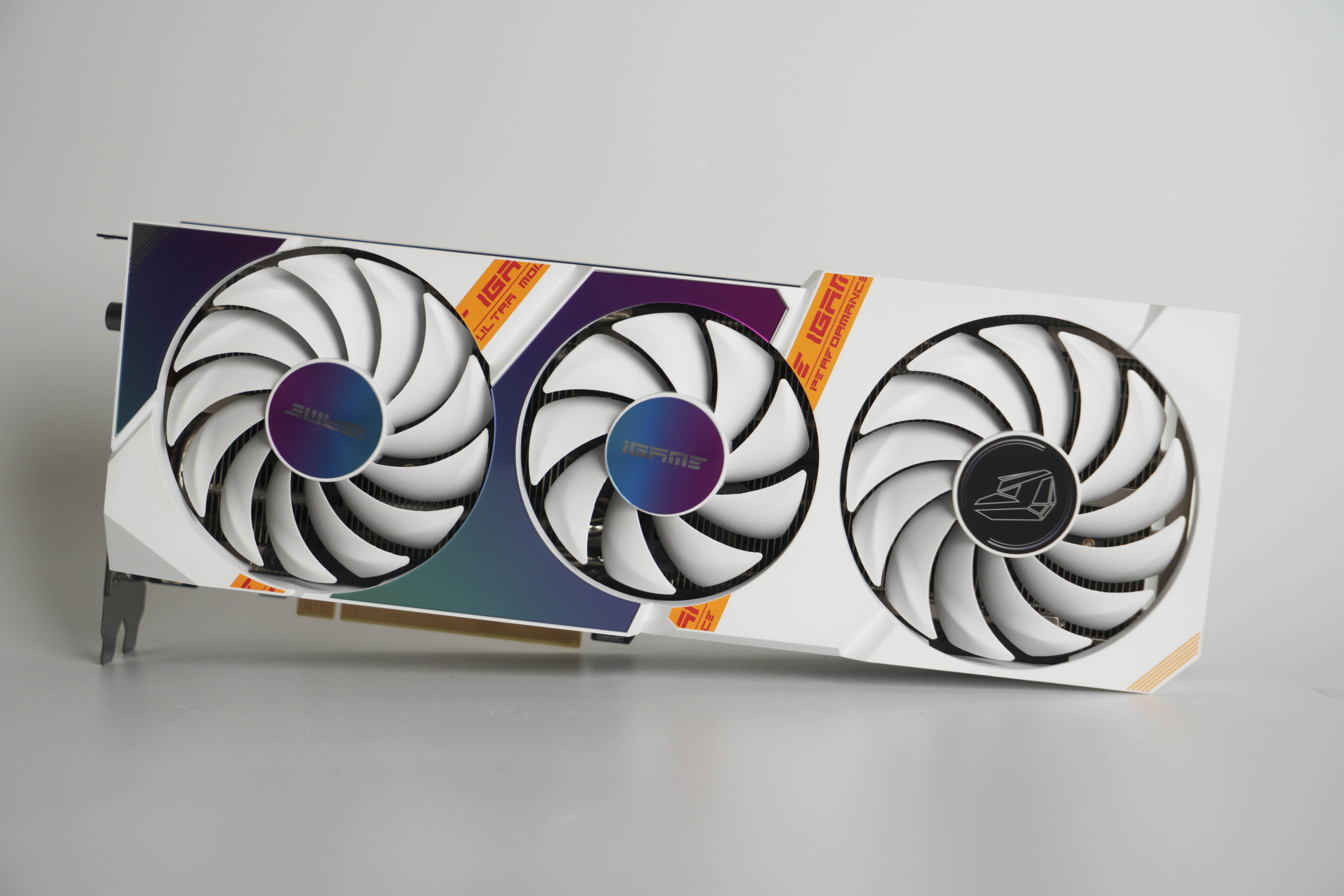 i511400f加rtx3070ti游戏性能,3070ti搭配13700k吃鸡实测