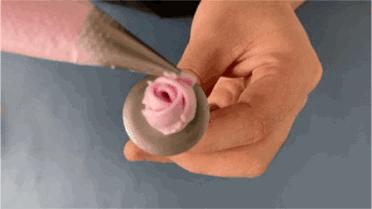 没有裱花袋裱花嘴泡芙奶油怎么挤,奶油裱花嘴怎么自做