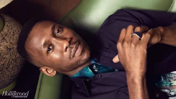 西尔莎罗南获金球奖,文娱有料