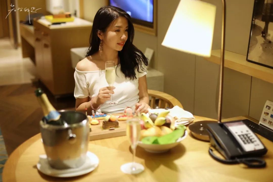 上海去三亚飞到哪里比较划算,上海飞三亚旅游