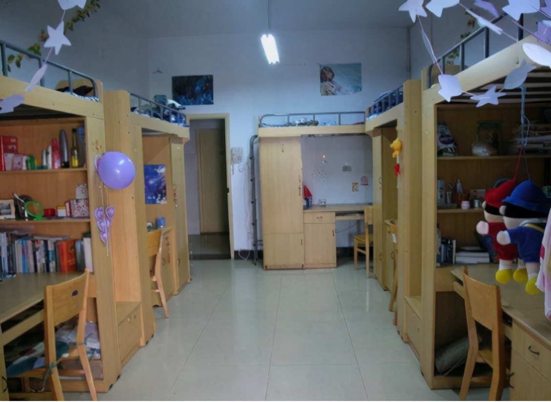 大学生租房住的利弊及自己的看法,为什么现在大学生校外租房很常见