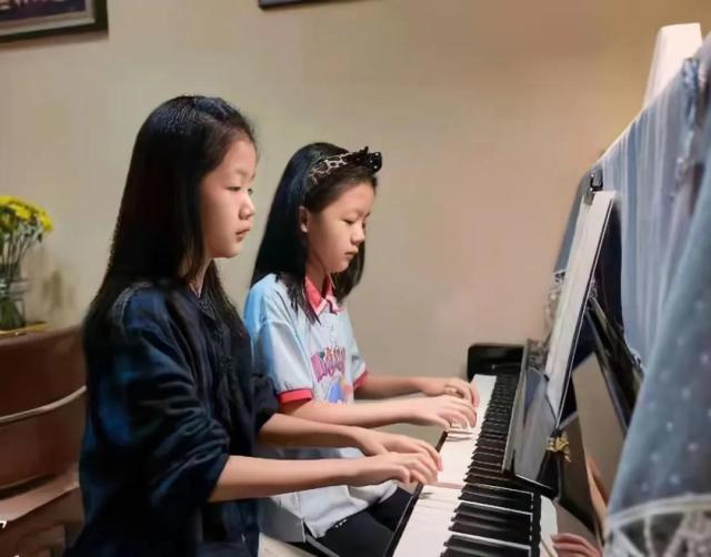 快乐的“黄金周”，寂寞的“课桌椅”——直击“双减”后的国庆假期