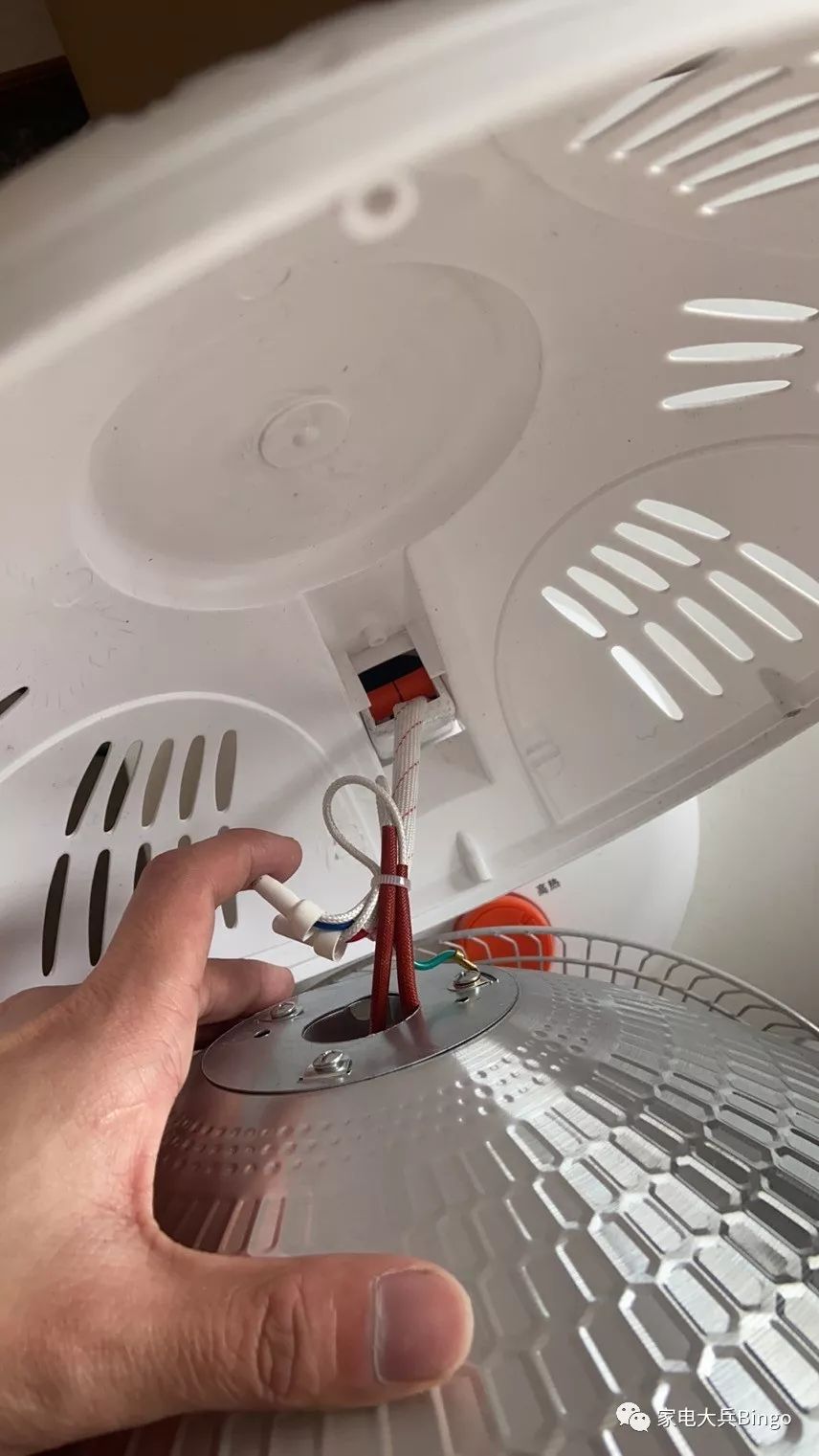 油汀跟踢脚线取暖器用电实测,小太阳取暖器实验