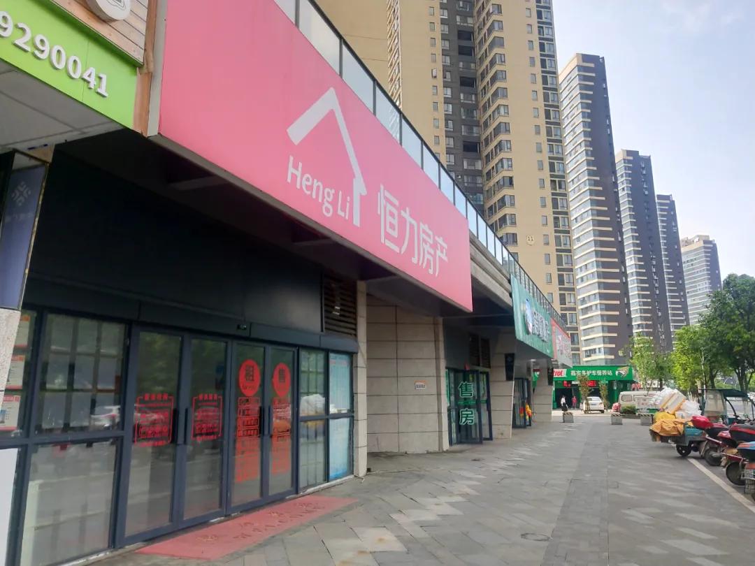 均价超1.3万!交付5年品质上神坛!九江红盘业主放言:环境没得挑