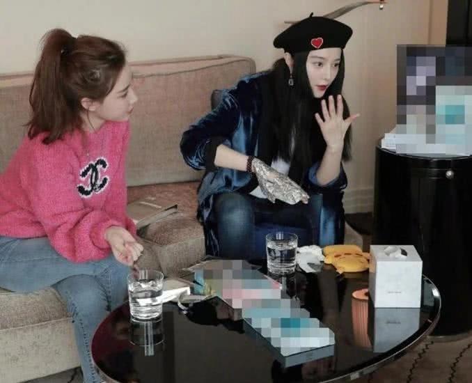 范冰冰卖货直播视频,范冰冰与网红雪梨罕见同框卖面膜